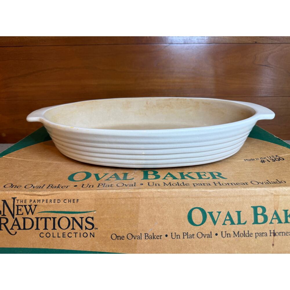 Pampered Chef Family Heritage Oval Dish